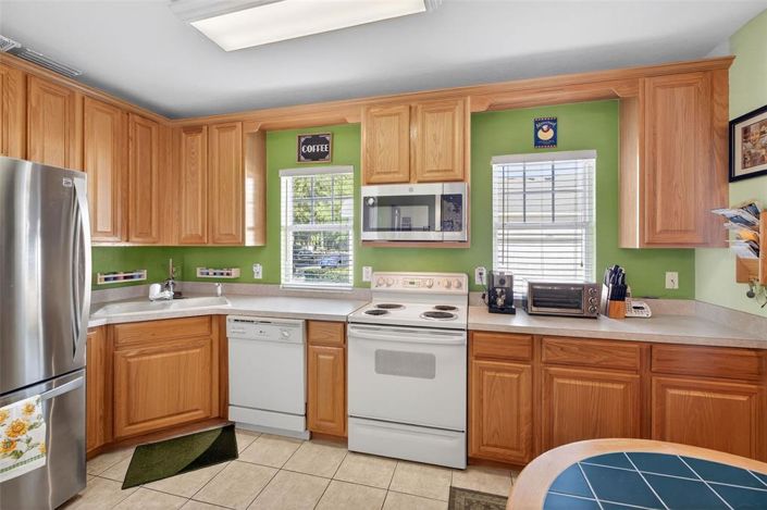 Image No.12-2 Bed Townhouse for sale