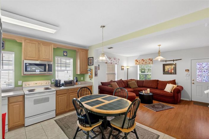 Image No.13-2 Bed Townhouse for sale