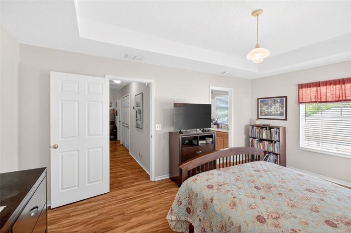 Image No.16-2 Bed Townhouse for sale