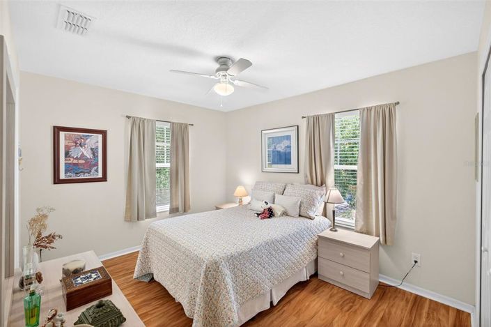 Image No.20-2 Bed Townhouse for sale