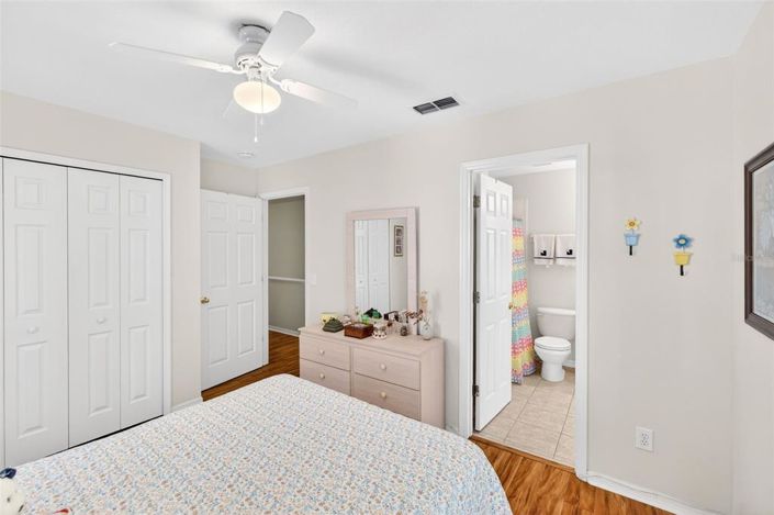 Image No.21-2 Bed Townhouse for sale