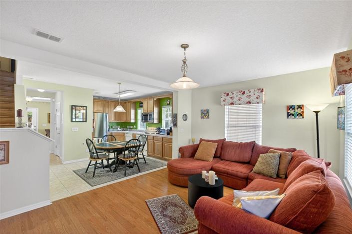 Image No.9-2 Bed Townhouse for sale