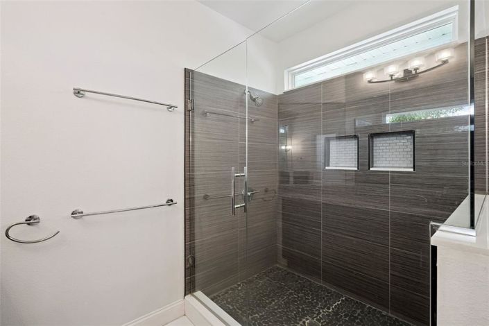 Image No.31-3 Bed Townhouse for sale