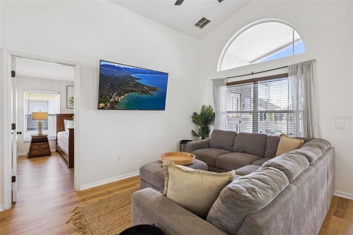 Image No.24-4 Bed House for sale