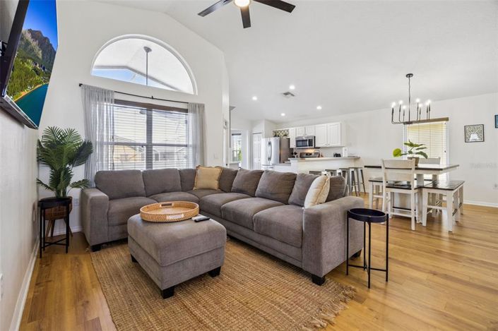 Image No.25-4 Bed House for sale