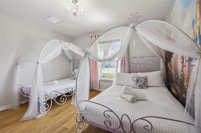 Image No.8-4 Bed House for sale