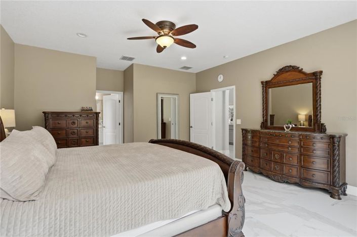 Image No.21-4 Bed House for sale