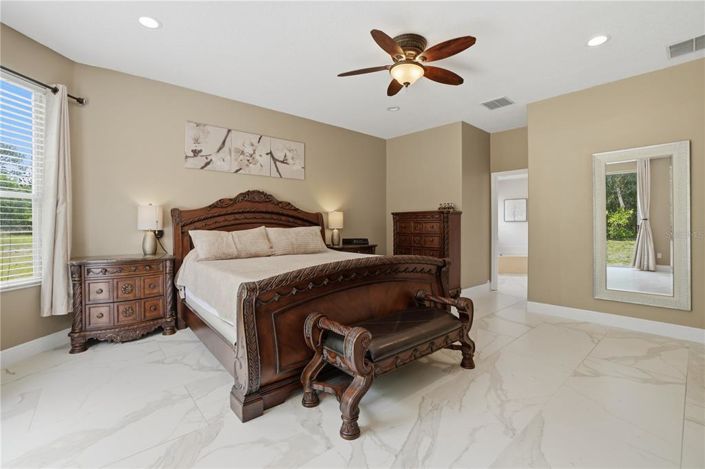 Image No.22-4 Bed House for sale