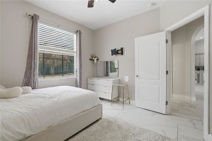 Image No.26-4 Bed House for sale