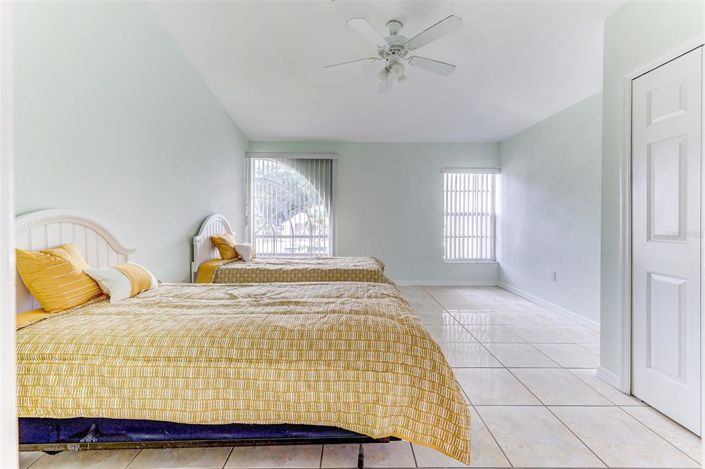 Image No.22-3 Bed Townhouse for sale