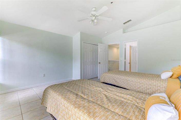 Image No.26-3 Bed Townhouse for sale