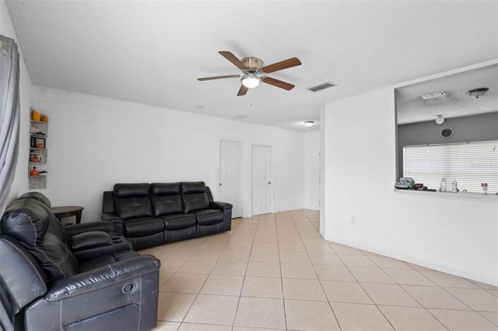 Image No.8-3 Bed House for sale