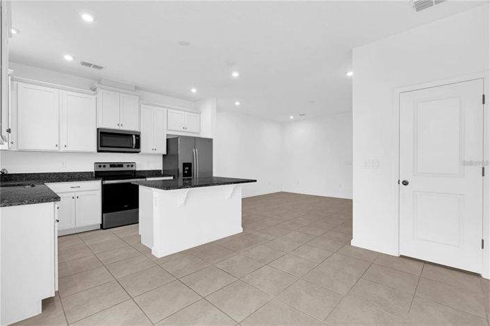 Image No.8-3 Bed Townhouse for sale