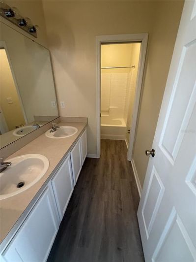 Image No.10-5 Bed House for sale