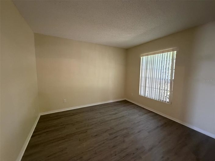 Image No.12-5 Bed House for sale