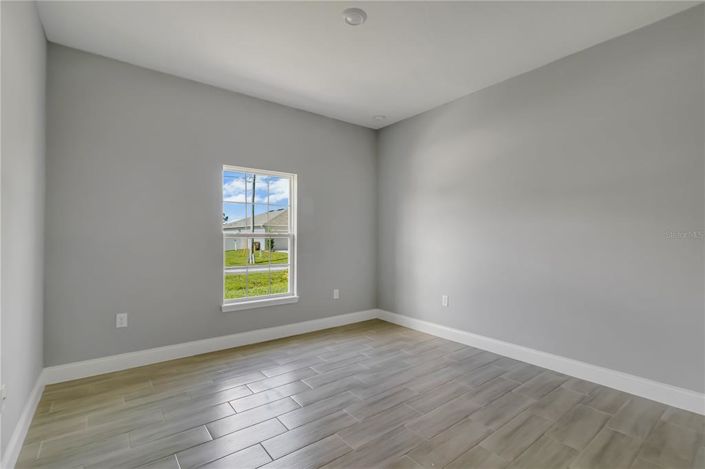 Image No.17-3 Bed House for sale