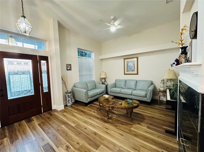 Image No.8-4 Bed House for sale