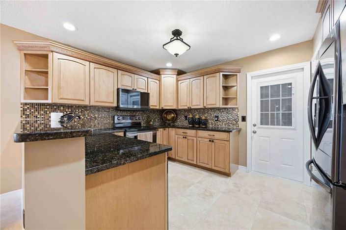 Image No.12-3 Bed House for sale