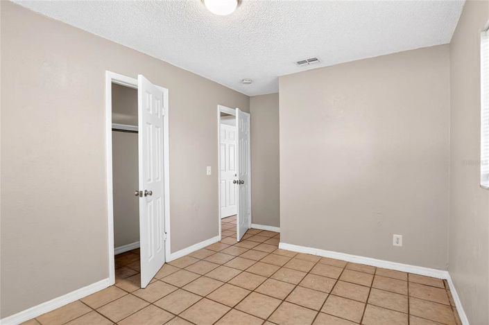 Image No.17-3 Bed House for sale