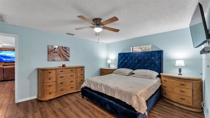 Image No.16-4 Bed House for sale