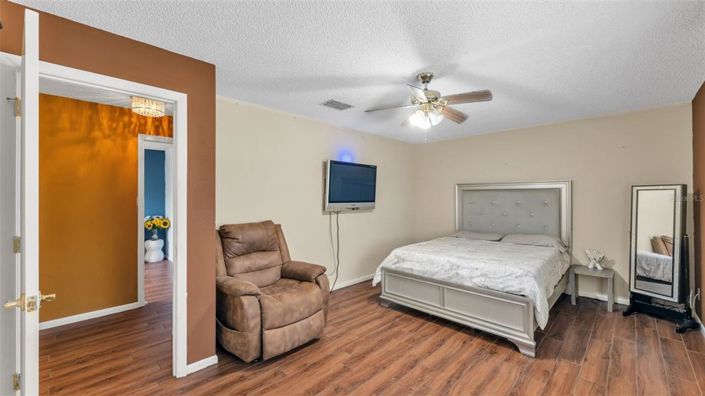 Image No.21-4 Bed House for sale