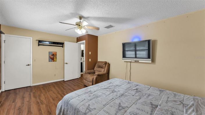 Image No.22-4 Bed House for sale