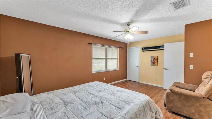 Image No.23-4 Bed House for sale