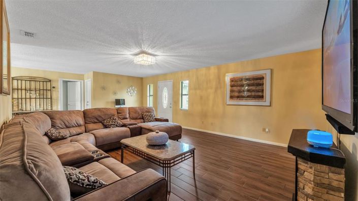 Image No.4-4 Bed House for sale