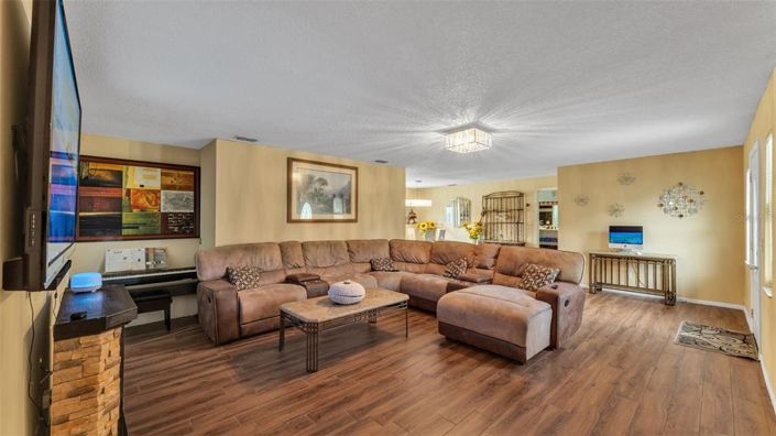 Image No.5-4 Bed House for sale