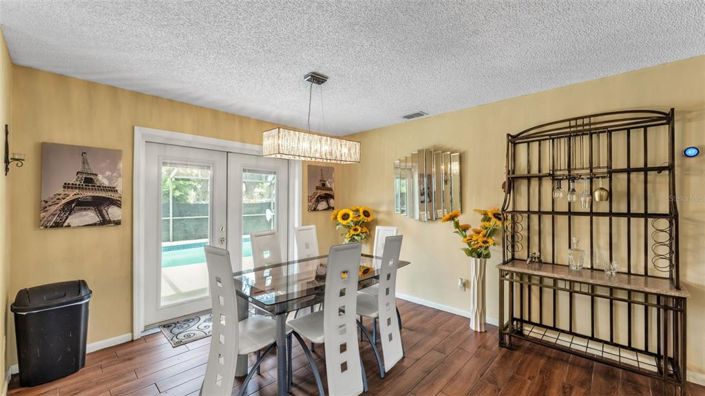 Image No.8-4 Bed House for sale