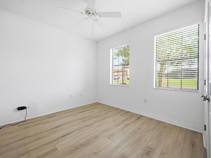 Image No.16-5 Bed House for sale