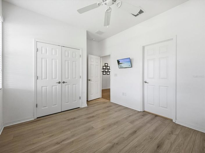 Image No.17-5 Bed House for sale