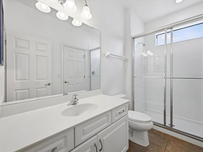 Image No.18-5 Bed House for sale