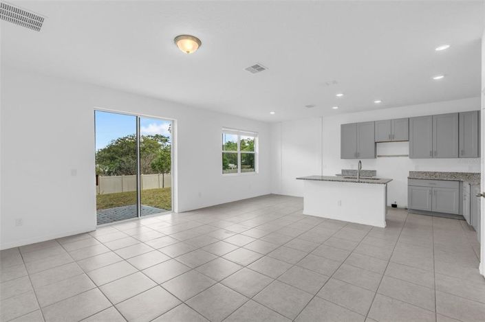 Image No.2-Maison de 3 chambres à vendre à Saint John