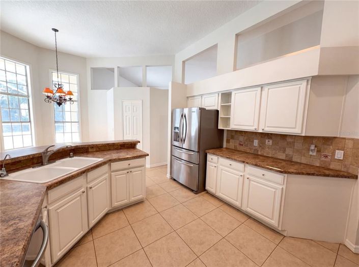 Image No.8-4 Bed House for sale