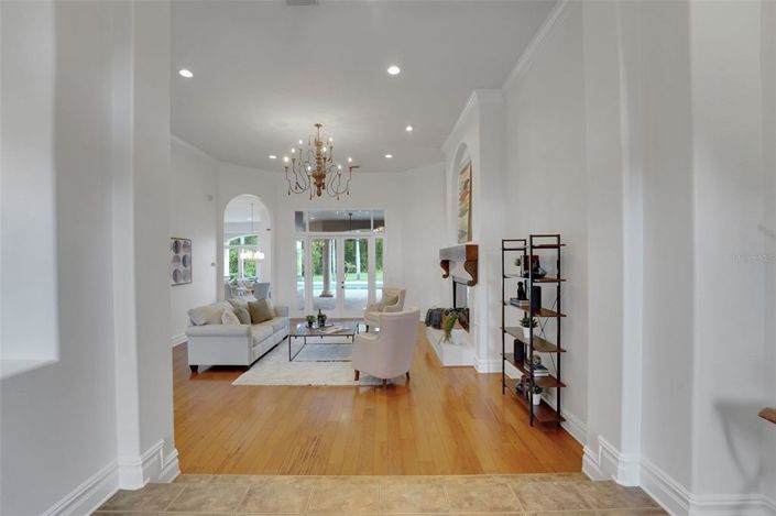 Image No.23-5 Bed House for sale