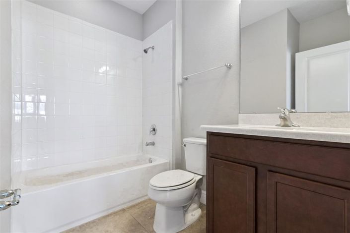 Image No.24-5 Bed House for sale