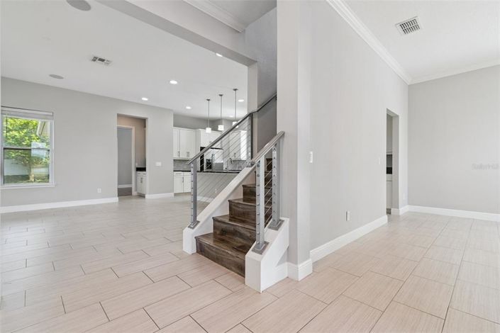 Image No.6-5 Bed House for sale