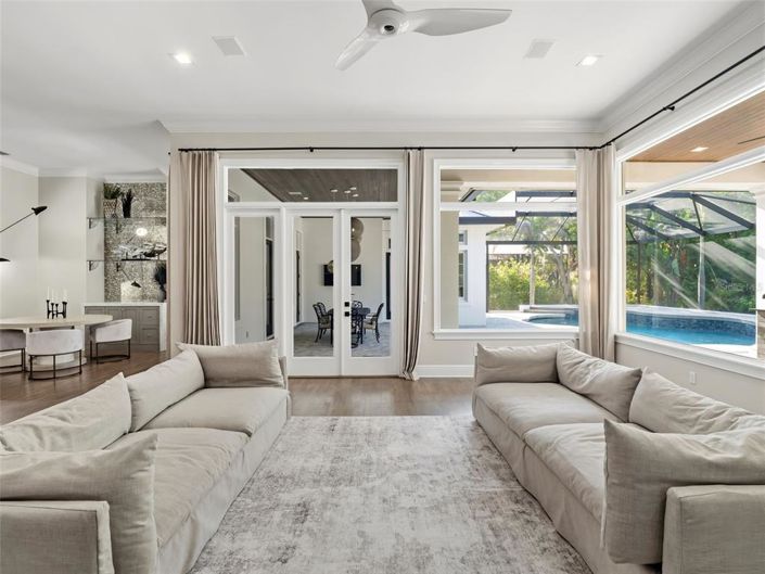 Image No.49-4 Bed House for sale