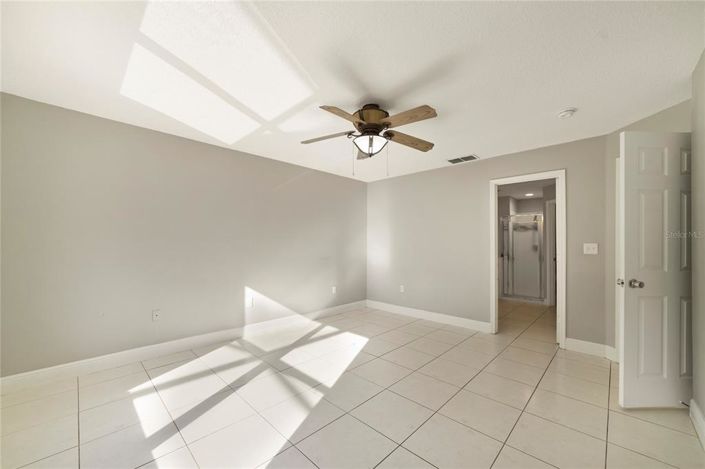 Image No.11-3 Bed House for sale