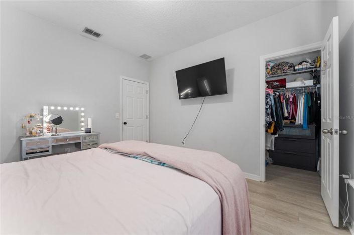 Image No.15-4 Bed House for sale