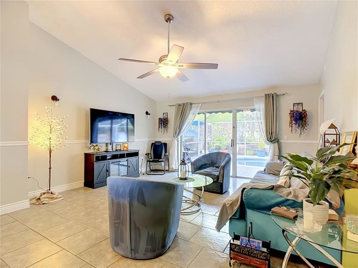 Image No.9-3 Bed House for sale