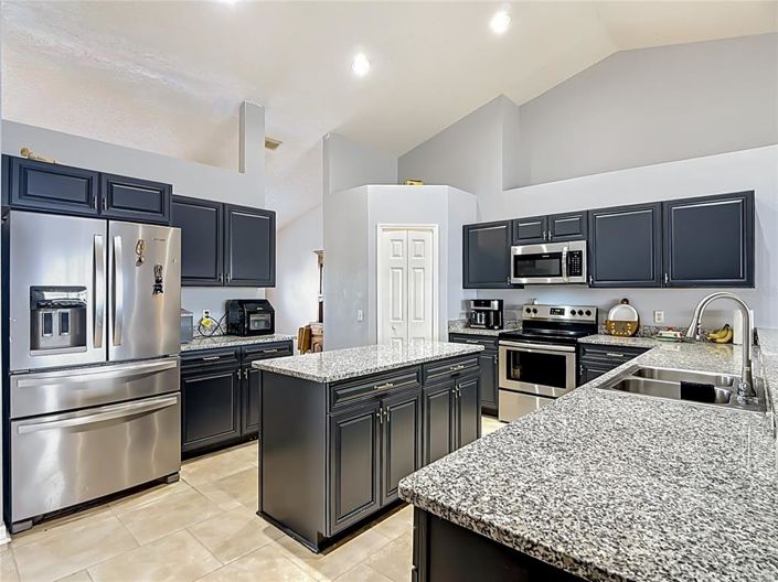 Image No.2-4 Bed House for sale