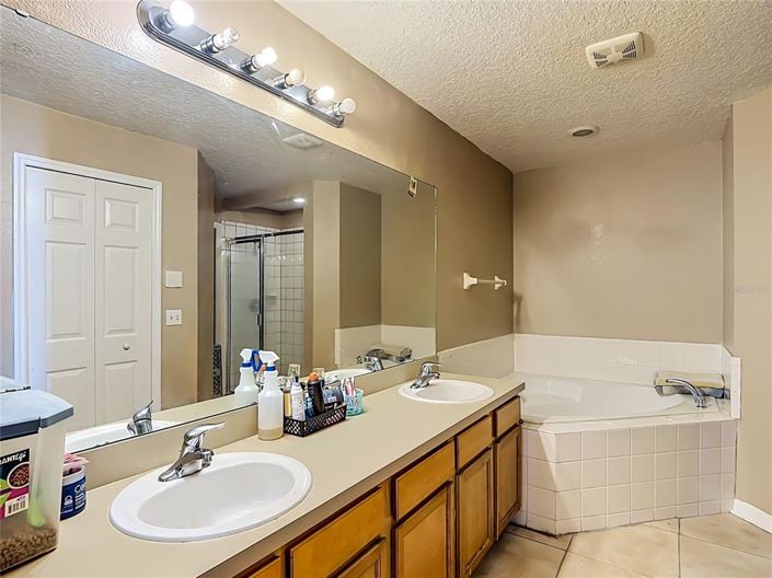 Image No.32-4 Bed House for sale