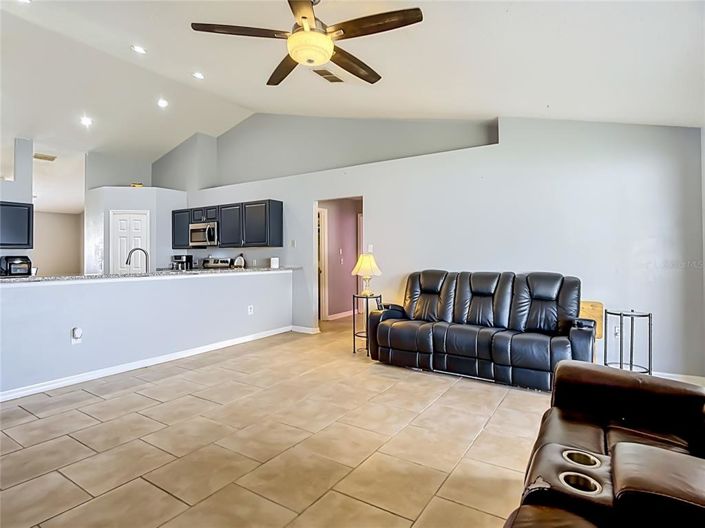 Image No.4-4 Bed House for sale