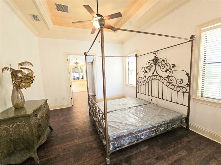Image No.16-5 Bed House for sale