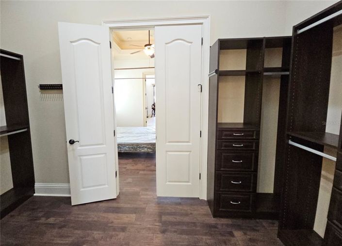 Image No.18-5 Bed House for sale