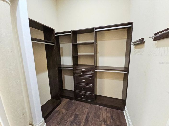 Image No.19-5 Bed House for sale