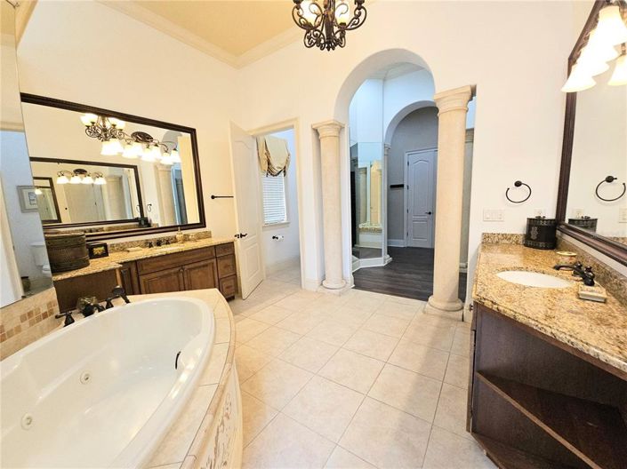 Image No.27-5 Bed House for sale