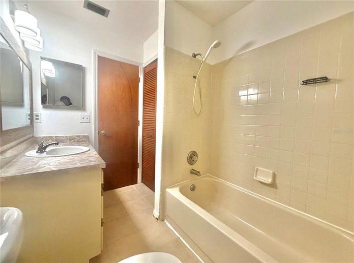Image No.11-2 Bed Townhouse for sale